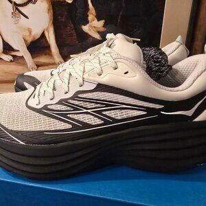 HOKA One One Bondi 8 Caged Stealth Tech Pack Frost Black 1155391-FLCK Mens 10 US